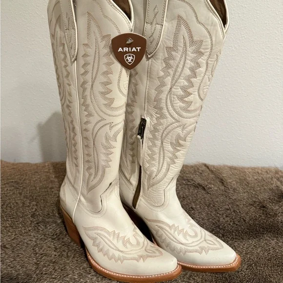 Ariat Women's Casanova Tan and Cream Heeled Boots Size 6.5 - Picture 1 of 6